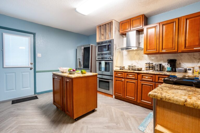 kitchen 02 1024x683.jpg